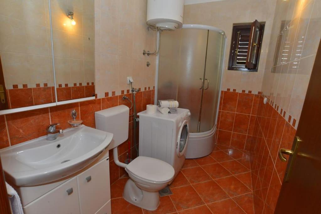 D Apartment Kotor Extérieur photo