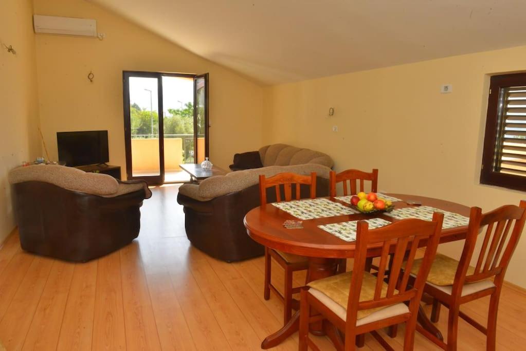 D Apartment Kotor Extérieur photo