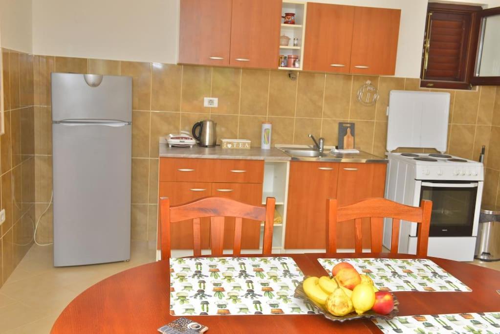 D Apartment Kotor Extérieur photo
