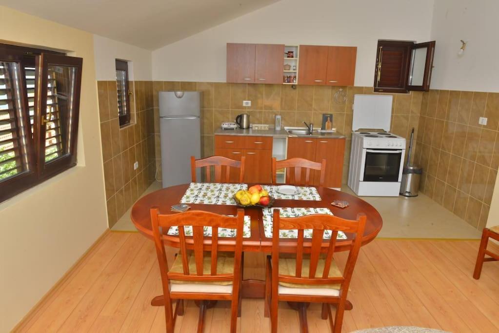 D Apartment Kotor Extérieur photo