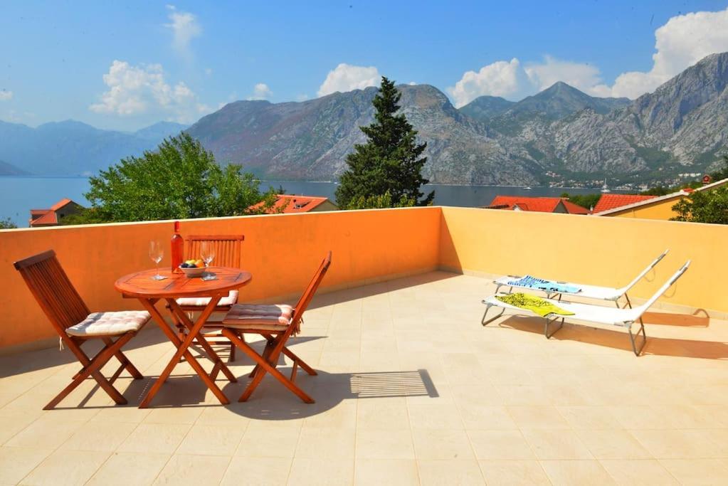 D Apartment Kotor Extérieur photo